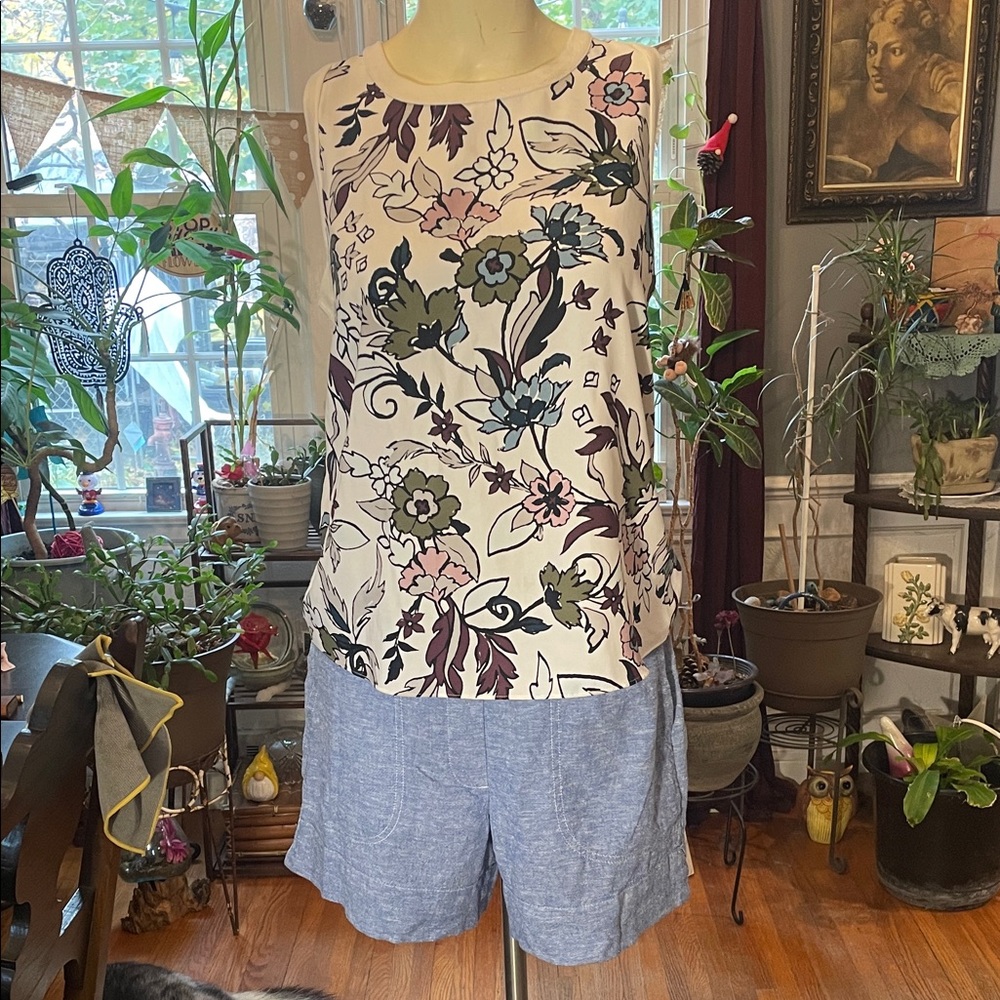 Floral Print Sleeveless Top size SP LOFT with Blue BANANA REPUBLIC Shorts 💙New💙
